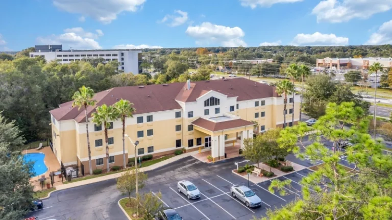 68 Room Comfort Inn & Suites Deland