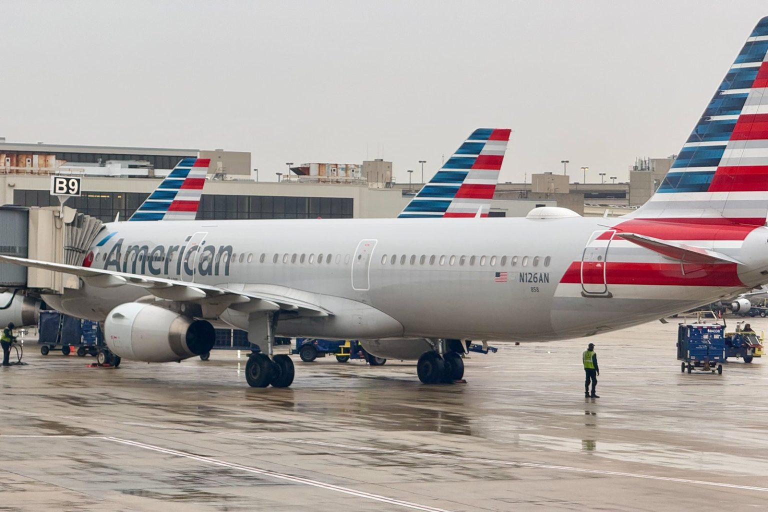 American Airlines requests Christmas Eve morning ground stop amid technical problem