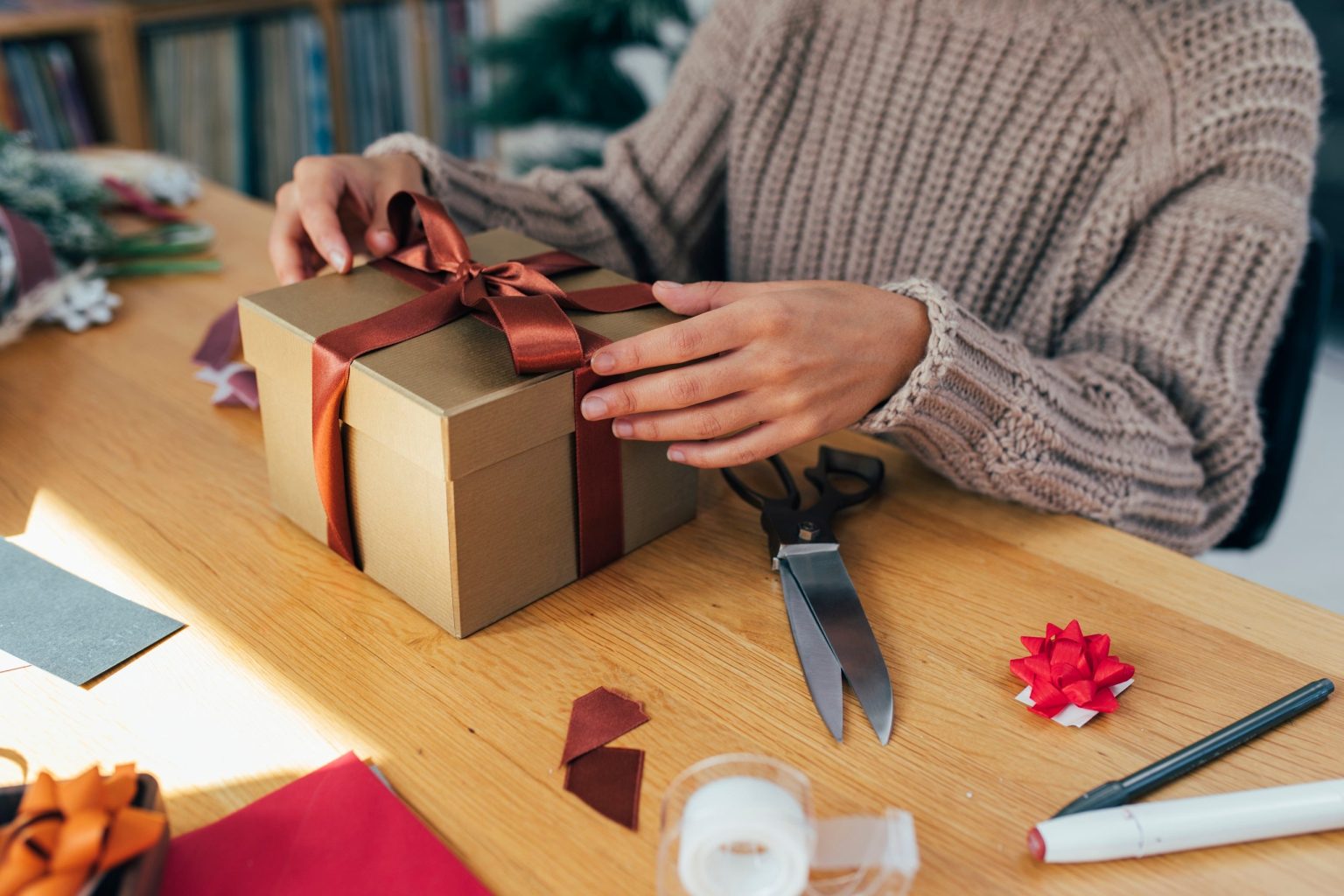 How to travel safely with Christmas presents