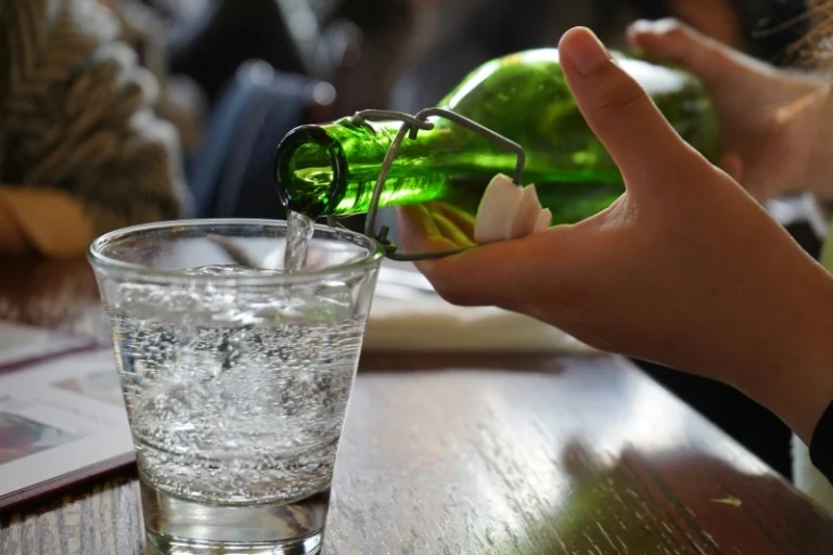 Popmenu Survey Shows Increasing Preference for Water and Non-Alcoholic Drinks at Restaurants