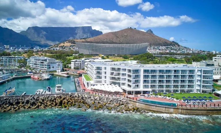 Radisson Collection Debuts in South Africa with Cape Town Hotel