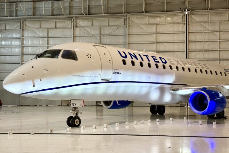 Inside United Airlines’ plan to bring free Starlink Wi-Fi to every flight