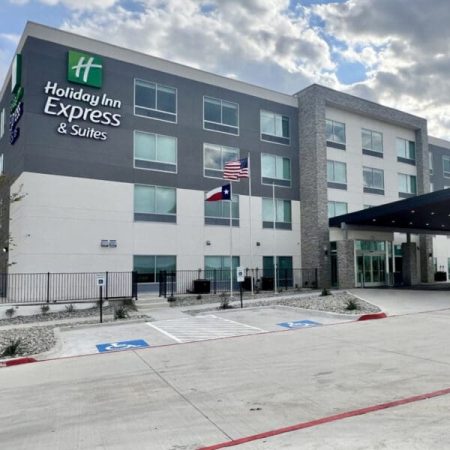 PMZ Realty Capital secures .5 Million Loan for Holiday Inn Express